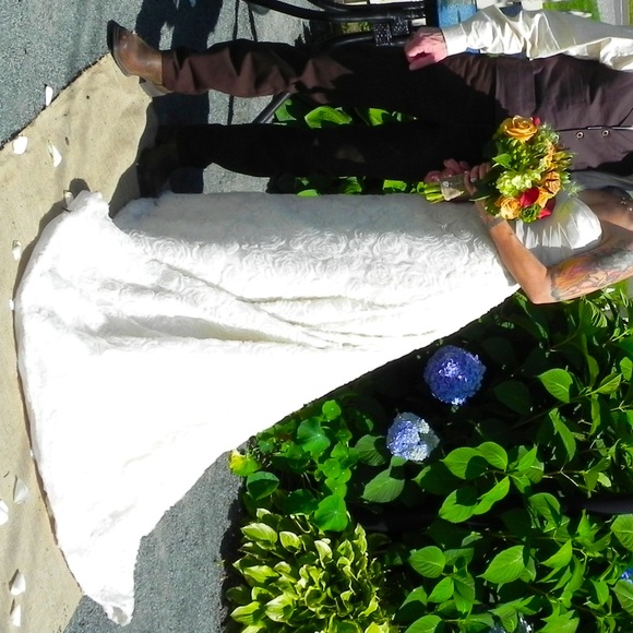 Stunning wedding gowns from Tara Keely Spring 2011 bridal sweetheart, taffeta - Picture 12 of 16